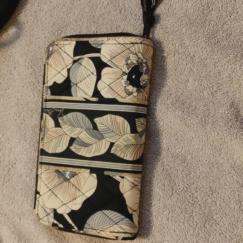 Vera Bradley zip Wallet.  Black And Tan Floral Print